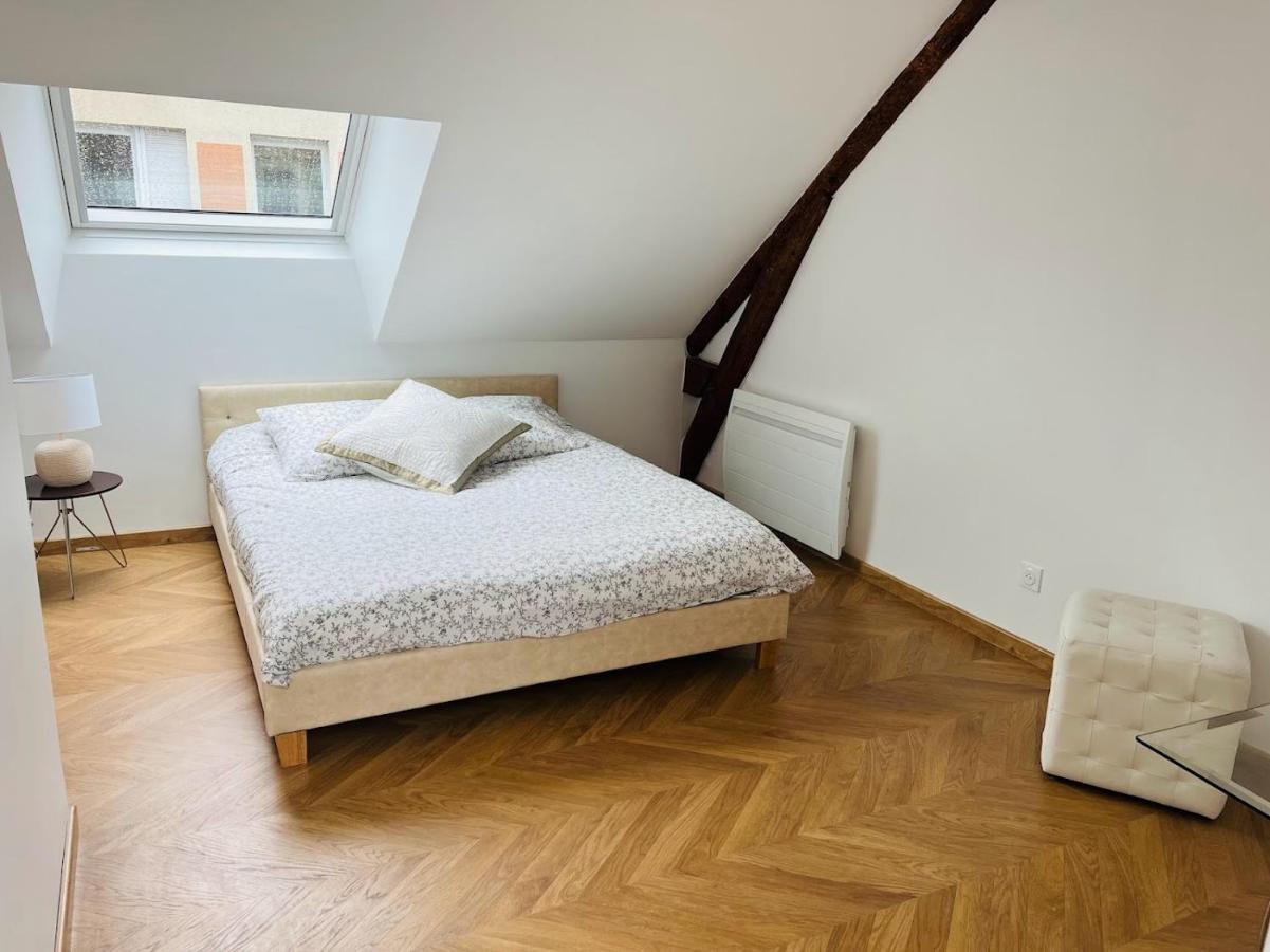 Ferienwohnung Elegant T4 Centre Reims/Parking Prive Exterior foto